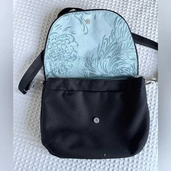 Haiku Bliss crossbody bag - Picture 4 of 9